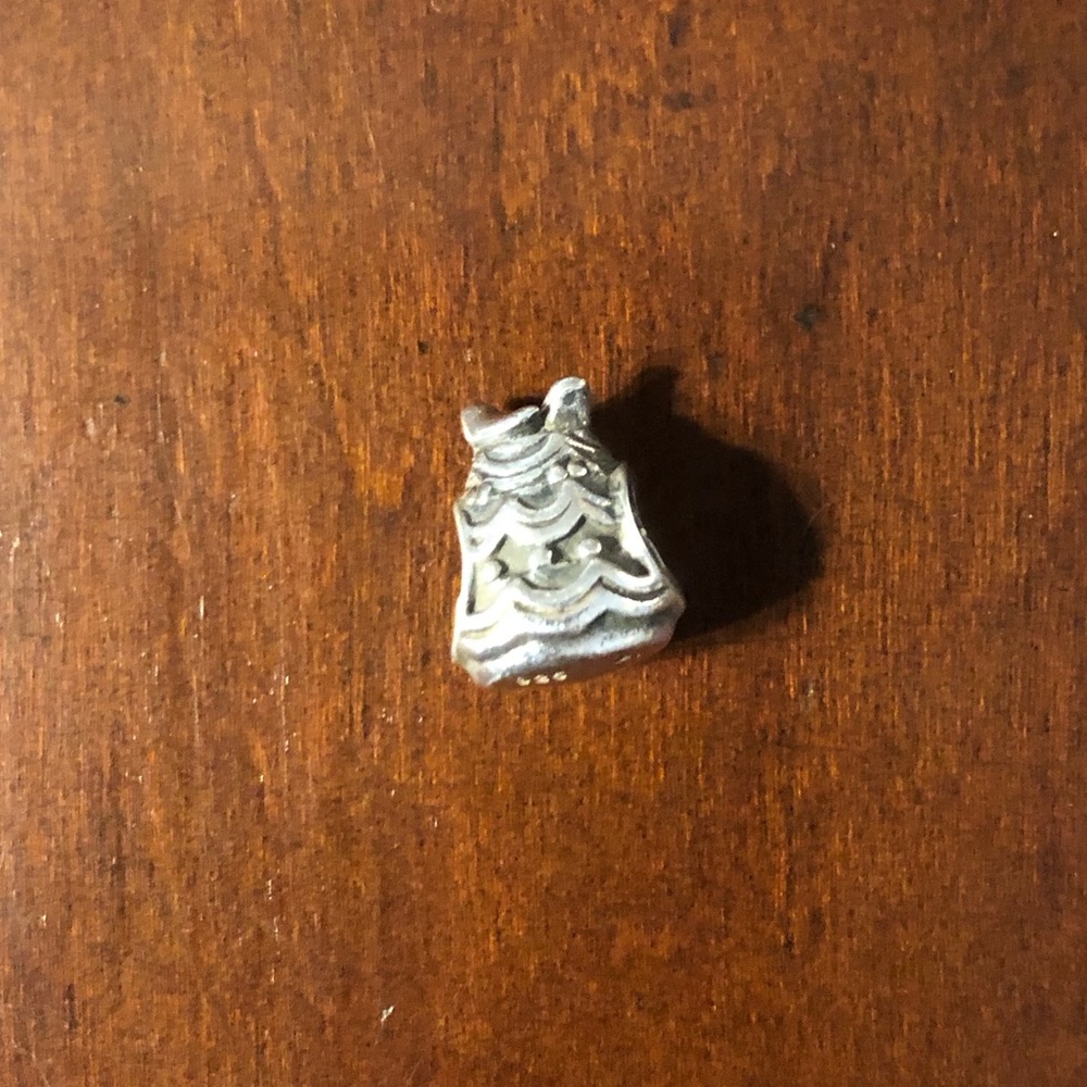 Chamilia wedding cake silver charm